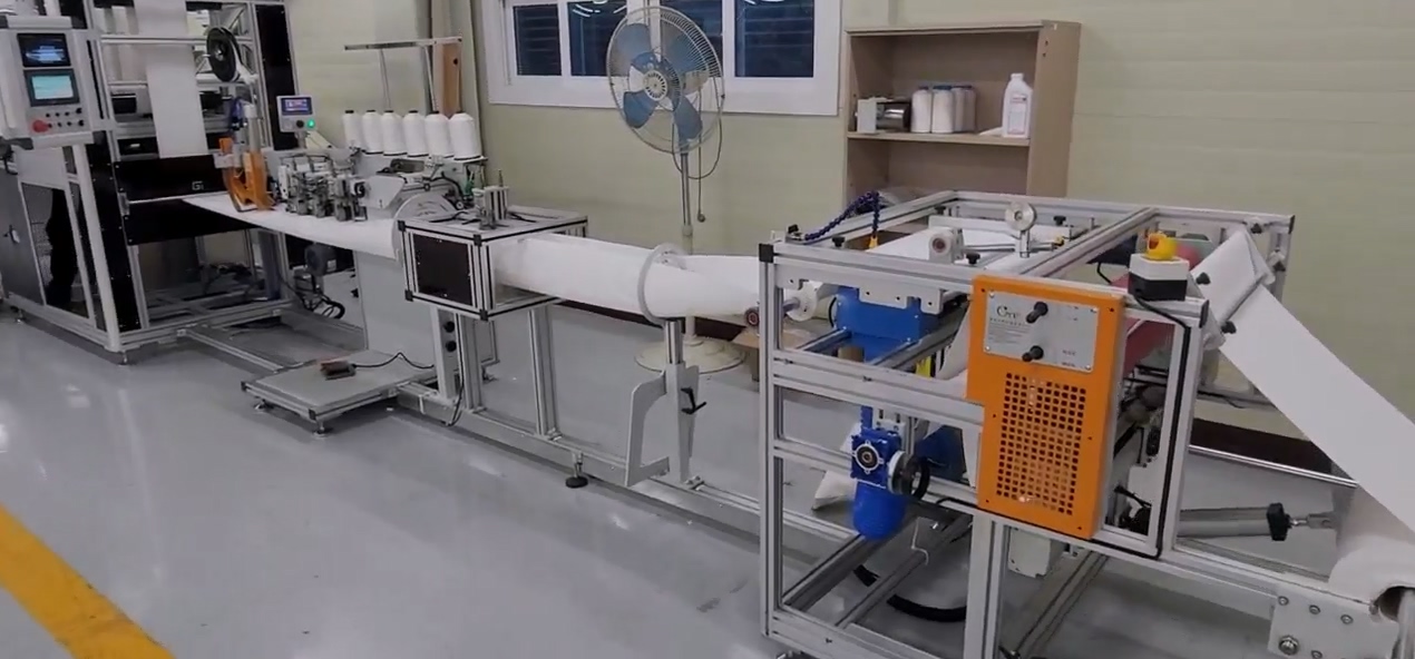 Star Machine používa automatické šijacie stroje na výrobu filtračných vreciek a zvyšuje efektivitu